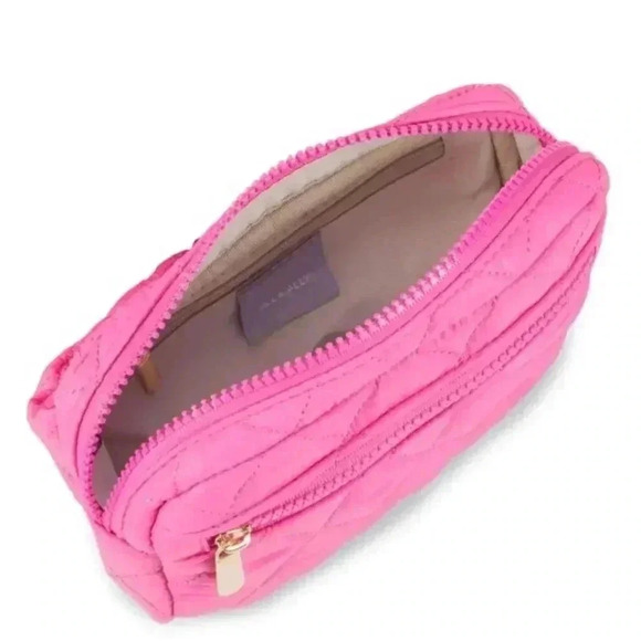 Jill and Ally NWT Kiss me pink quilted belt bag. Spring Summer, Barbie - Picture 3 of 5